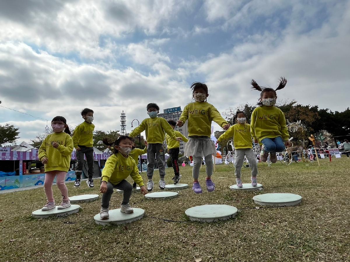 112年2月-文化公園賞燈趣-玉兔迎春慶新年